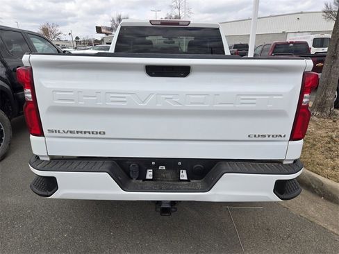 Used 2019 Chevrolet Silverado 1500 Custom w/ Custom Value Package image 5