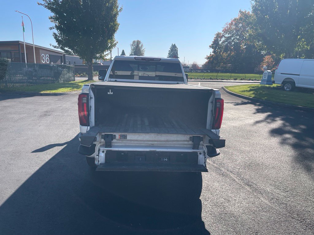 Used 2024 GMC Sierra 3500 Denali Ultimate AWD/4WD image 4