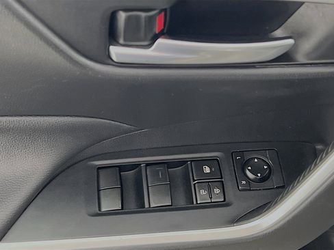 Used 2020 Toyota RAV4 XLE FWD image 17