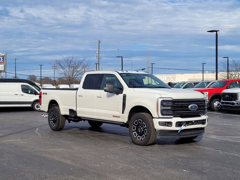 Used 2026 Ford F350 Platinum image 1