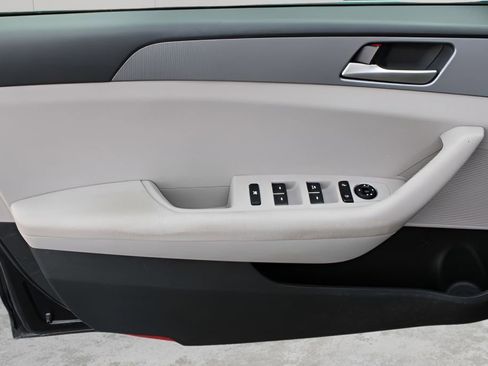 Used 2019 Hyundai Sonata SE image 17