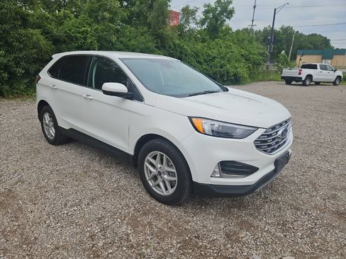 Used 2022 Ford Edge SEL w/ Convenience Package AWD/4WD image 2