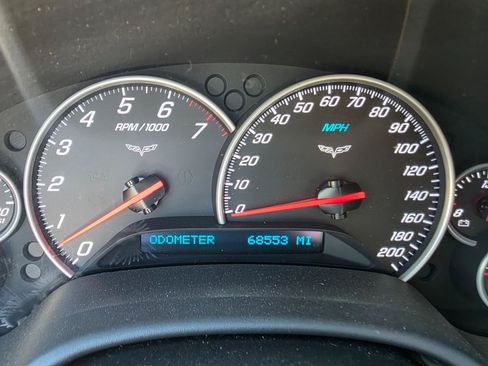 Used 2005 Chevrolet Corvette Coupe w/ Preferred Equipment Group RWD image 29
