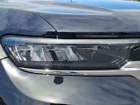 Used 2023 Jeep Grand Cherokee Overland w/ Luxury Tech Group IV AWD/4WD image 8