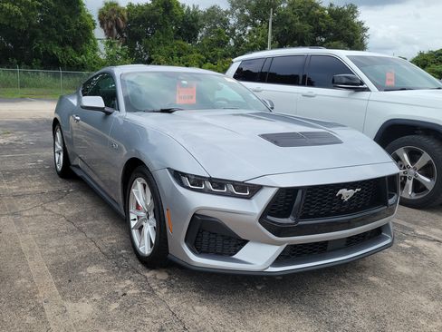 Used 2024 Ford Mustang GT Premium RWD image 6