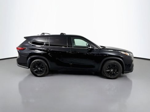 Used 2020 Toyota Highlander XLE FWD image 4
