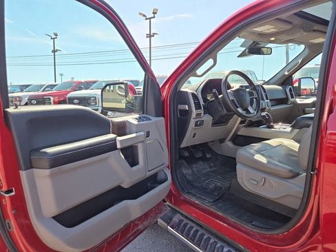 Used 2017 Ford F150 Lariat w/ Equipment Group 502A Luxury AWD/4WD image 7