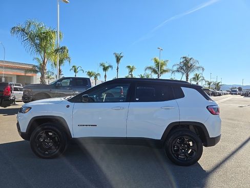 Used 2023 Jeep Compass Trailhawk w/ Trailhawk Convenience Group image 15