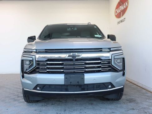Used 2025 Chevrolet Tahoe Premier AWD/4WD image 2