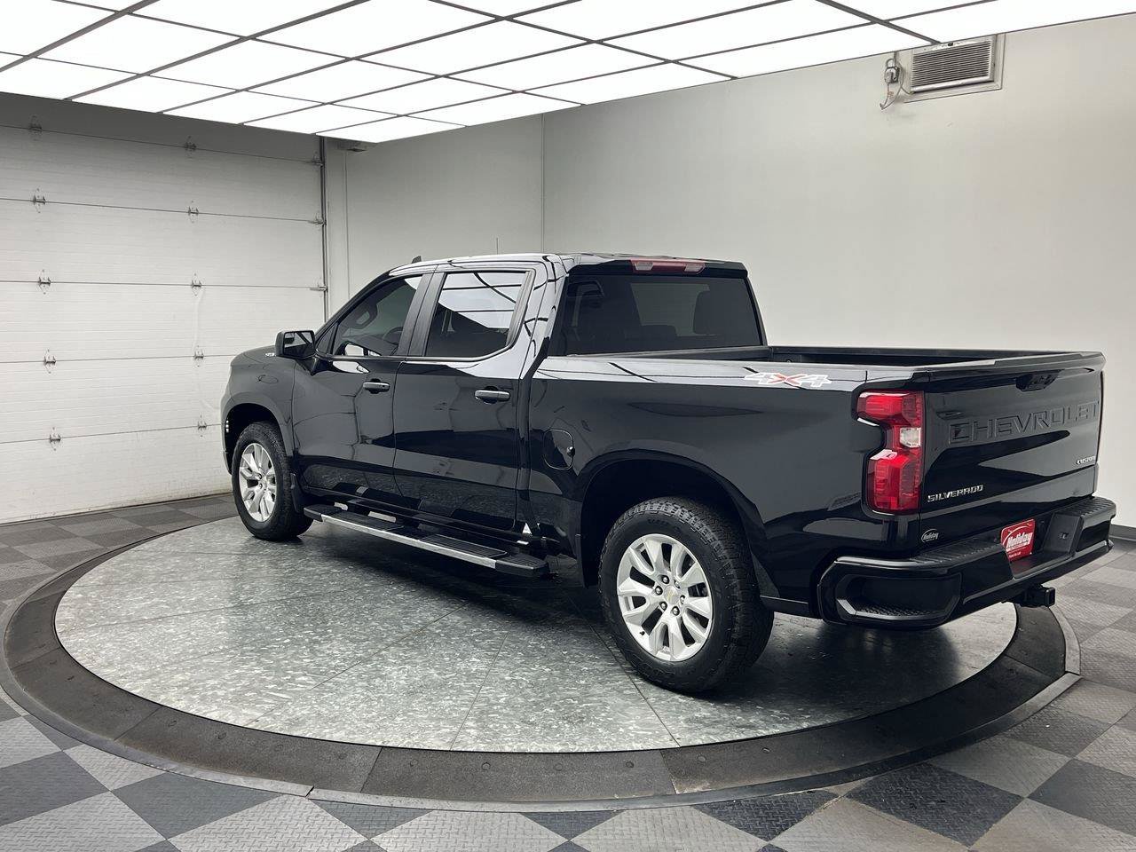 Certified 2023 Chevrolet Silverado 1500 Custom AWD/4WD image 2