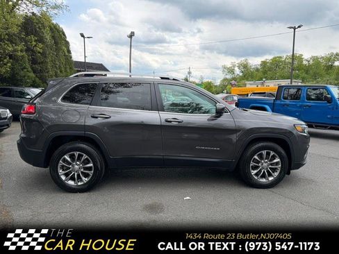 Used 2019 Jeep Cherokee Latitude Plus w/ Cold Weather Group AWD/4WD image 8