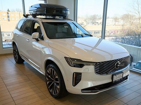 New 2026 Volvo XC90 B5 Plus image 3