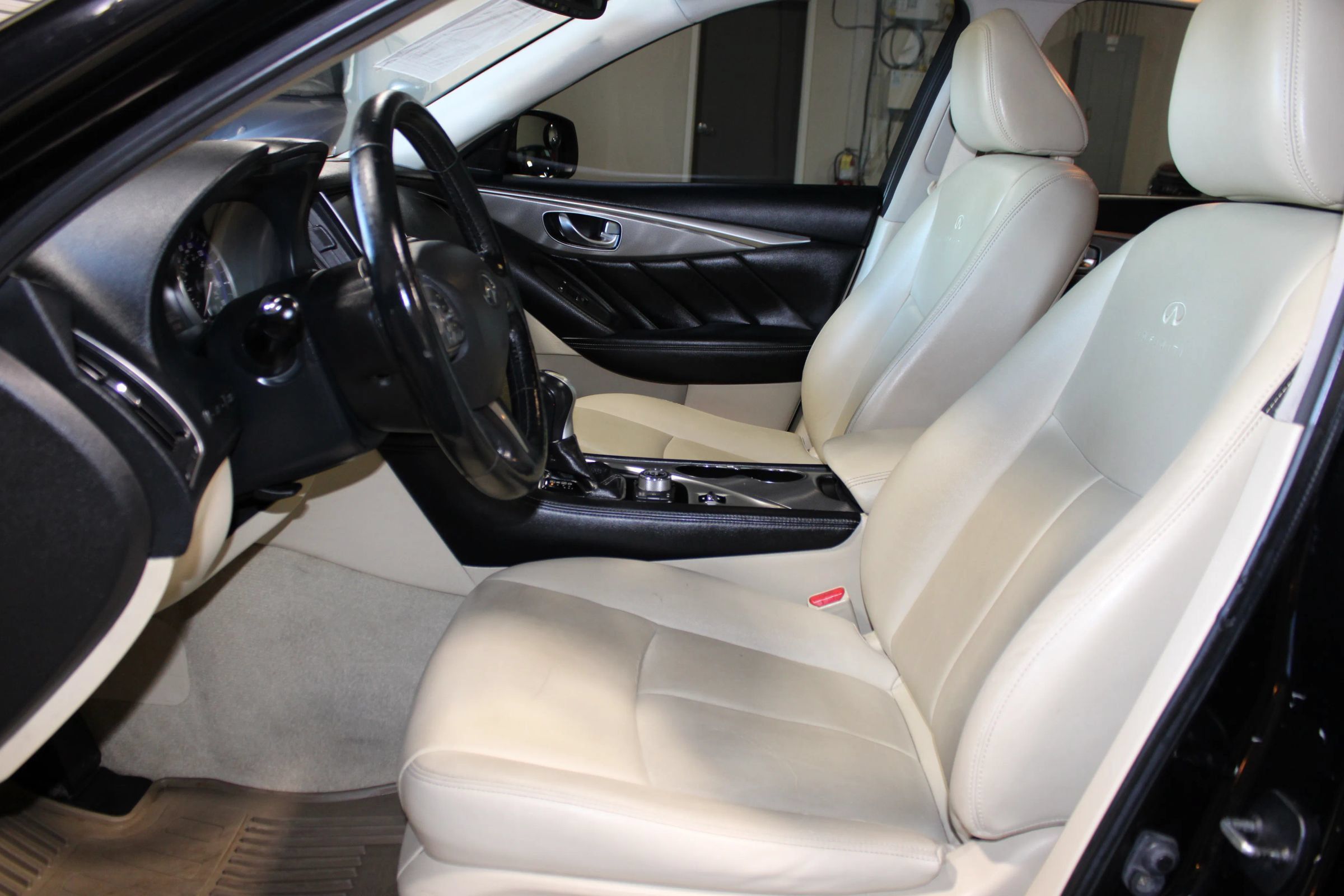 Used 2014 INFINITI Q50 Premium w/ Navigation Package AWD/4WD image 25