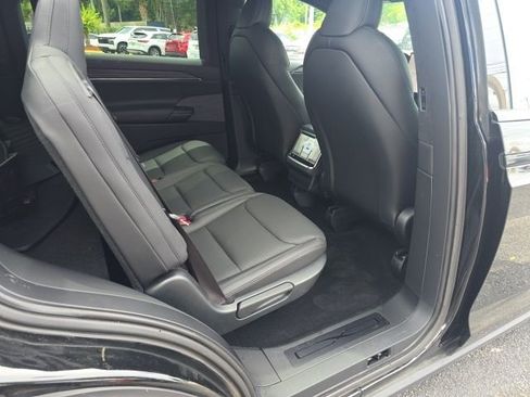 Used 2024 Tesla Model X AWD/4WD image 17