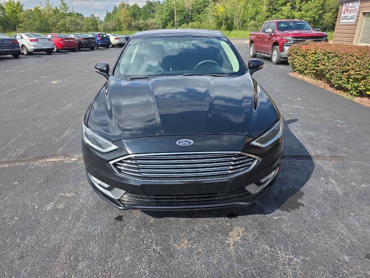 Used 2017 Ford Fusion SE w/ Fusion SE Technology Package AWD/4WD image 3