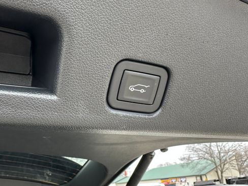 Used 2024 GMC Acadia AT4 w/ Luxury Package image 29