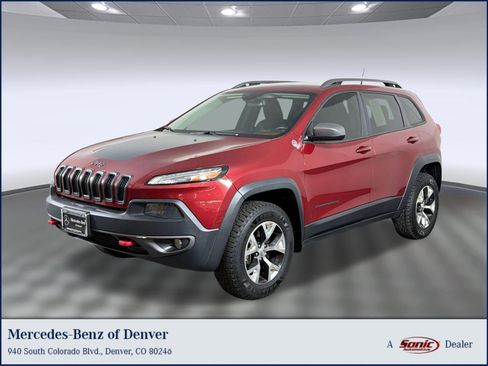 Used 2016 Jeep Cherokee Trailhawk w/ Cold Weather Group AWD/4WD image 1