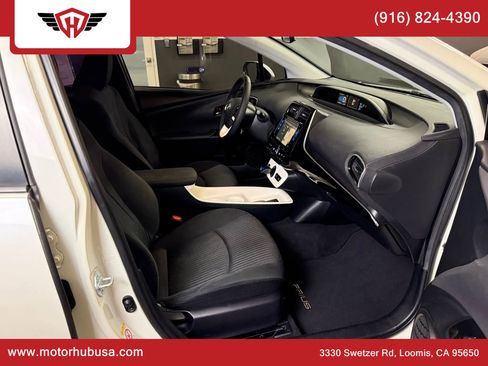 Used 2016 Toyota Prius Three image 47