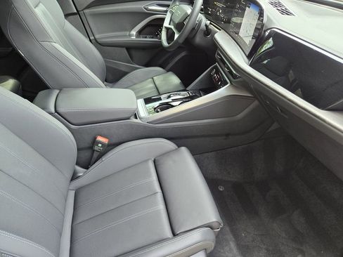 Certified 2025 Audi Q5 Premium Plus w/ Premium Plus image 18