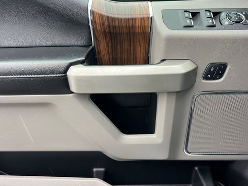 Used 2016 Ford F150 Lariat w/ Equipment Group 502A Luxury image 11