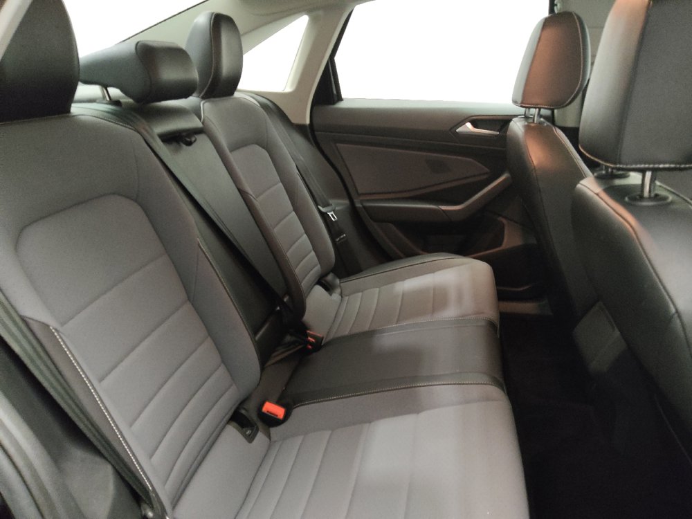 Used 2025 Volkswagen Jetta SE FWD image 19