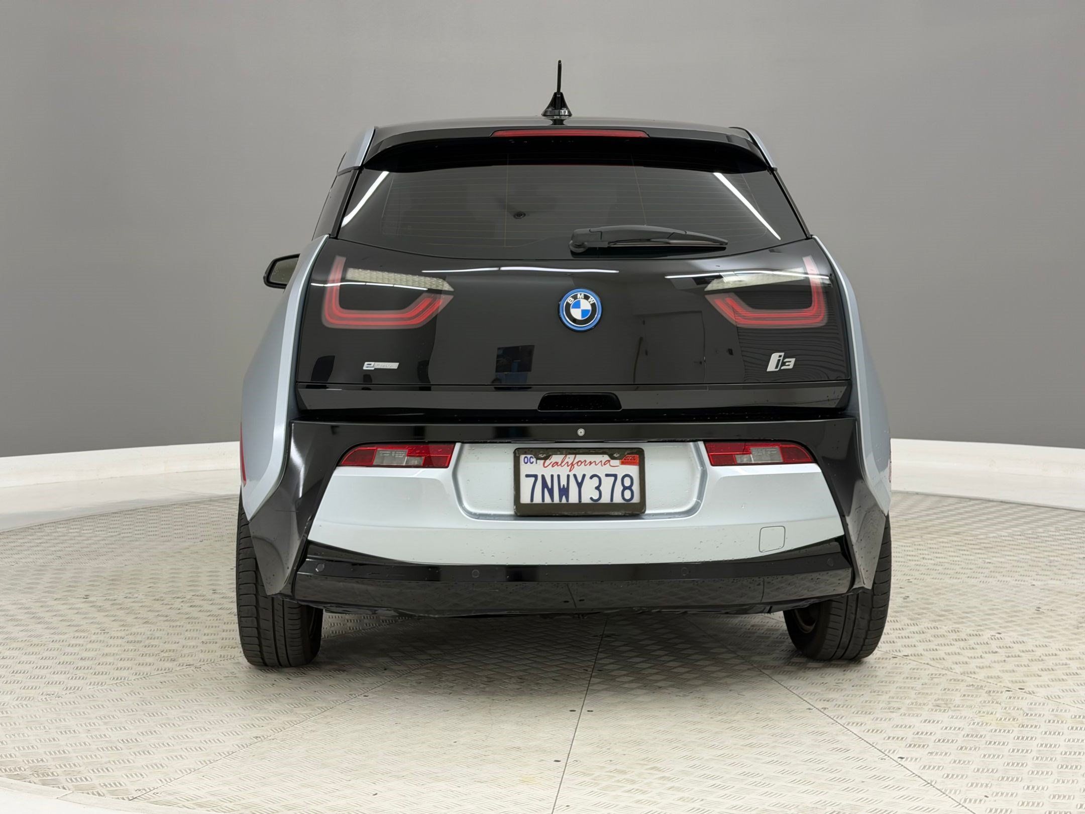 Used 2015 BMW i3 w/ Range Extender RWD image 10
