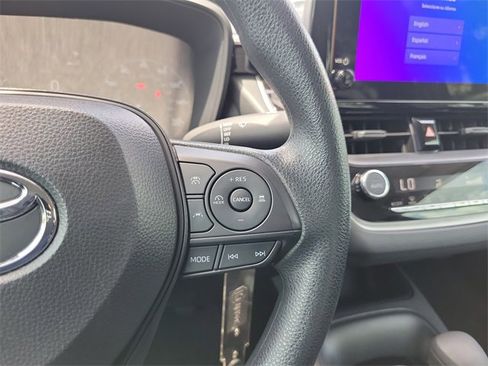 Used 2025 Toyota Corolla LE image 16