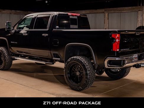 Used 2025 Chevrolet Silverado 2500 LTZ w/ LTZ Convenience Package image 7
