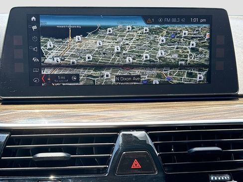 Used 2018 BMW 530e RWD image 33