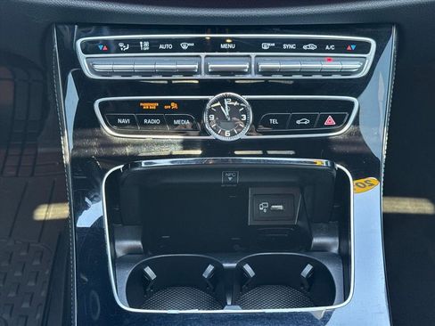 Used 2017 Mercedes-Benz E 300 4MATIC image 19