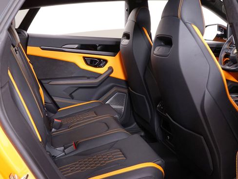 Used 2024 Lamborghini Urus S image 32