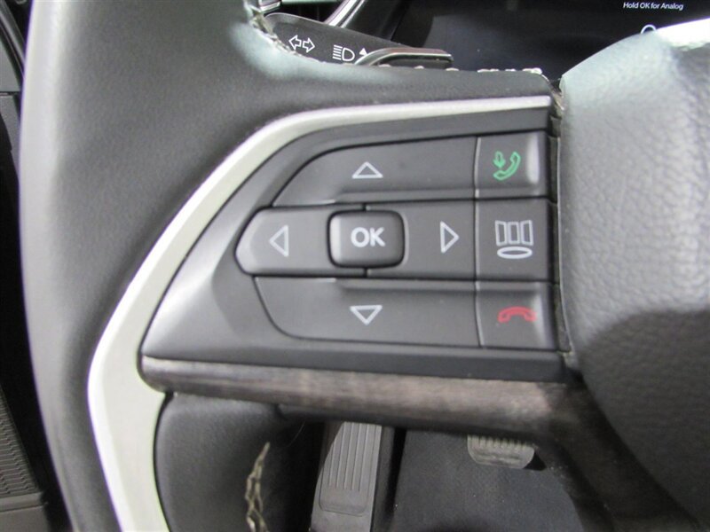 Used 2023 Jeep Grand Cherokee Limited AWD/4WD image 23
