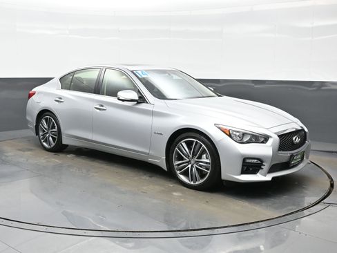 Used 2014 INFINITI Q50 Sport w/ Deluxe Technology Package image 8