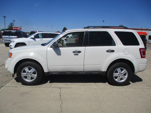 Used 2012 Ford Escape XLT AWD/4WD image 3