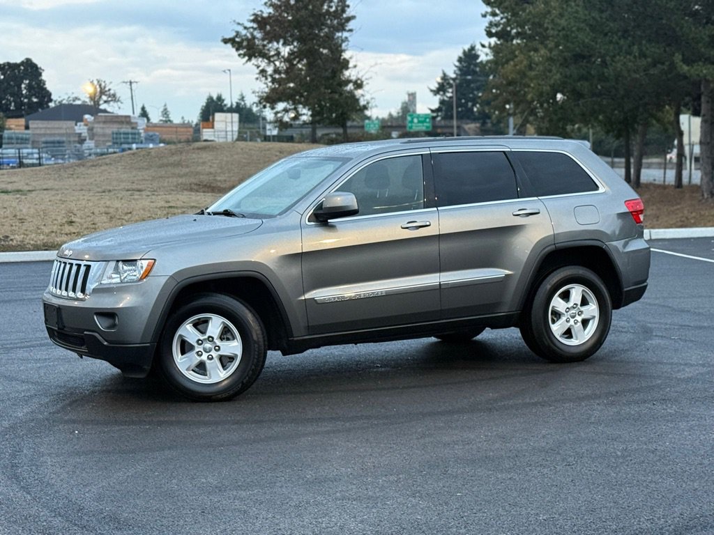 Used 2012 Jeep Grand Cherokee Laredo AWD/4WD image 1