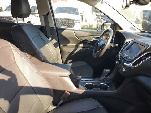 Used 2021 Chevrolet Equinox LT image 36