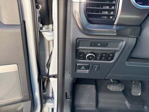 New 2025 Ford F150 Platinum w/ FX4 Off-Road Package image 17