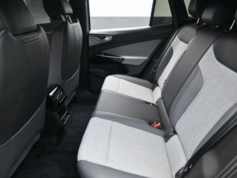 Used 2023 Volkswagen ID.4 Pro image 26