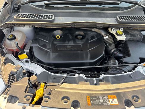 Used 2019 Ford Escape Titanium AWD/4WD image 10