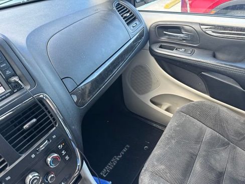 Used 2015 Dodge Grand Caravan SXT w/ UConnect Hands-Free Group FWD image 20