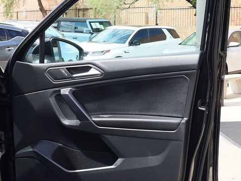 Used 2021 Volkswagen Tiguan SE R-Line image 34