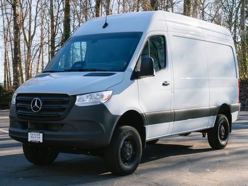 Used 2025 Mercedes-Benz Sprinter 2500 image 1