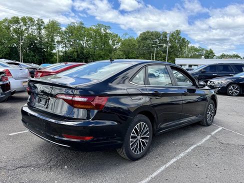 Used 2019 Volkswagen Jetta SE w/ Cold Weather Package FWD image 3