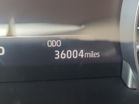 Used 2023 Toyota Highlander LE AWD/4WD image 23