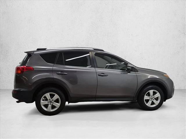Used 2013 Toyota RAV4 XLE AWD/4WD image 4
