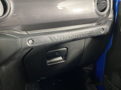 Used 2022 Jeep Wrangler Unlimited Sport AWD/4WD image 31