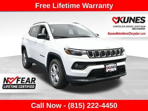 Used 2024 Jeep Compass Latitude AWD/4WD image 1