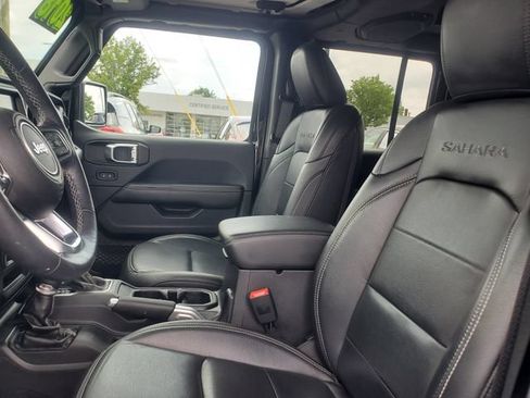 Used 2018 Jeep Wrangler Unlimited Sahara AWD/4WD image 8