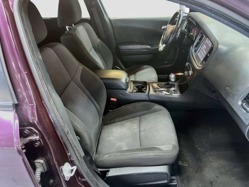 Used 2022 Dodge Charger SXT w/ Blacktop Package AWD/4WD image 27