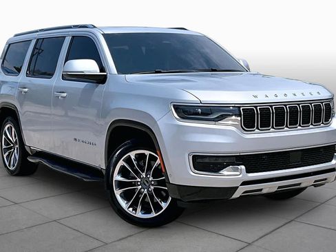 Used 2022 Jeep Wagoneer Series II w/ Premium Group I AWD/4WD image 3